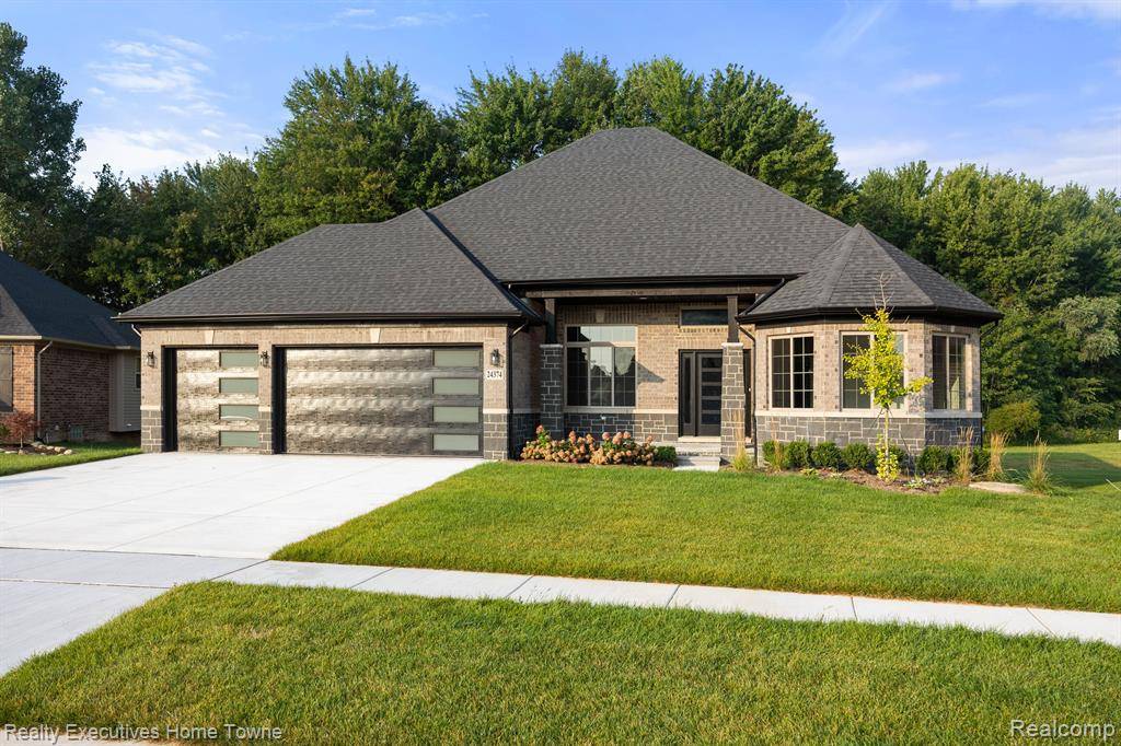 24374 CALLAWAY Drive, Macomb Twp, MI 48042