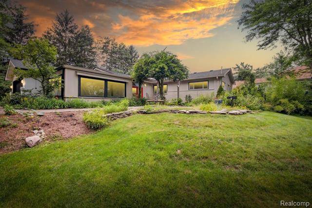3665 SHALLOW BROOK Drive, Bloomfield Twp, MI 48302