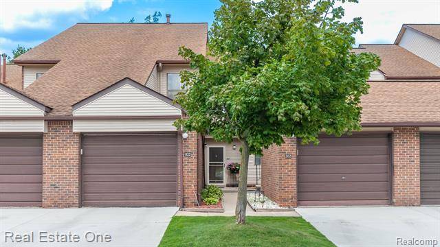 6540 RIDGEFIELD Circle 102, West Bloomfield, MI 48322