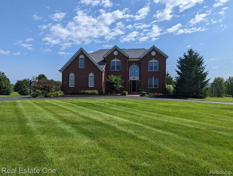 1592 BOULDER LAKE Drive, Milford Twp, MI 48380