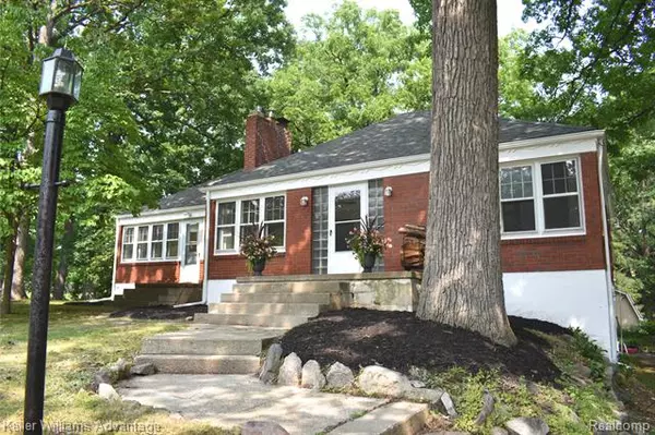 2436 SNELLBROOK Road, Auburn Hills, MI 48326