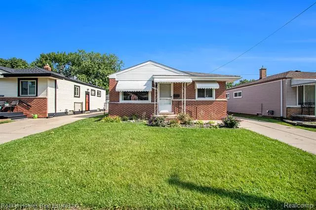 22513 LAKE Drive, St. Clair Shores, MI 48082