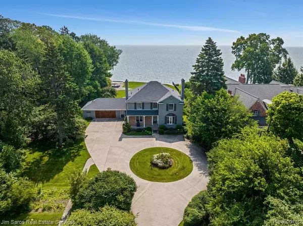 1040 Lake Shore,  Village Of Grosse Pointe Shores,  MI 48236