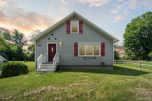 3221 Clinton Macon Road, Clinton Vlg, MI 49236