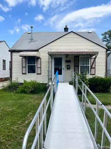 8427 MEADOW Avenue, Warren, MI 48089