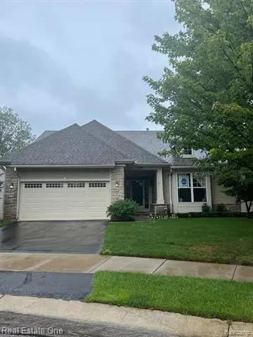 Oxford Twp, MI 48371,979 STONY LAKE Court