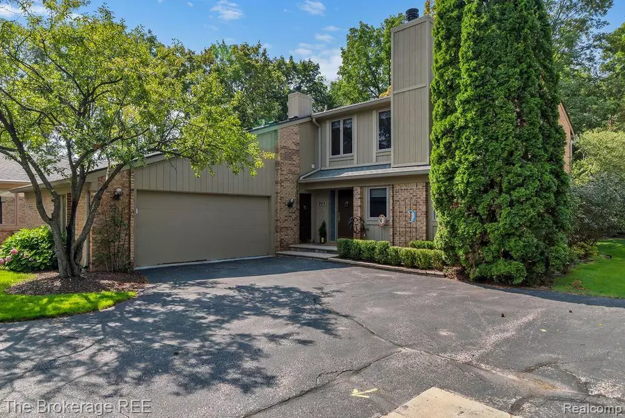 717 ARBOR Court, Bloomfield Hills, MI 48304