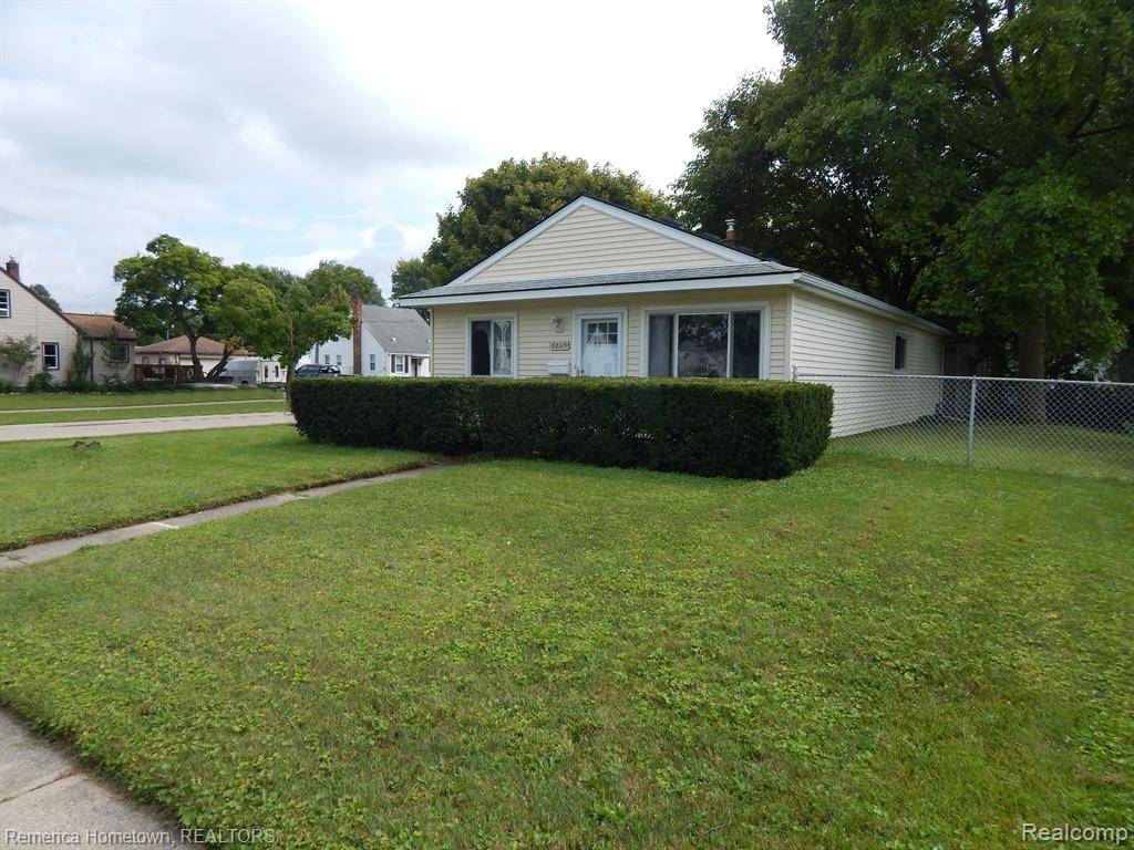 32115 CARLISLE Parkway, Wayne, MI 48184