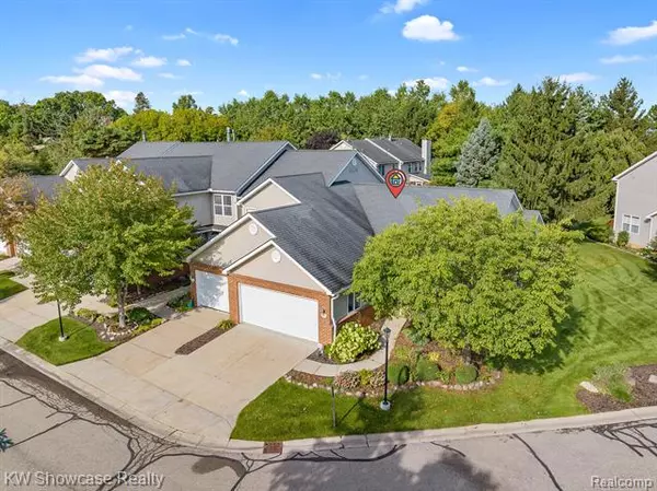 1417 STEEPLECHASE Court, Howell Twp, MI 48843