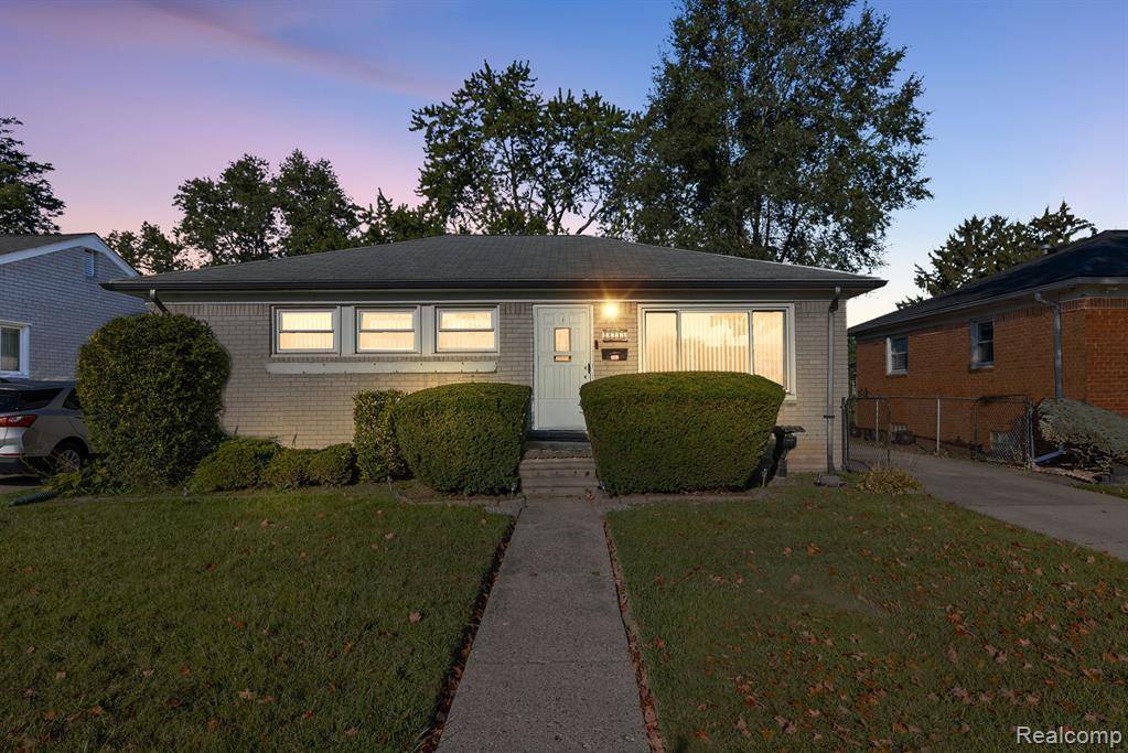 24751 DWIGHT Avenue, Eastpointe, MI 48021