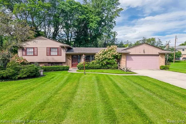 Beverly Hills, MI 48025,31133 PICKWICK Lane