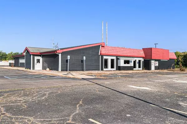 1076 S BELSAY Road,  Burton,  MI 48509