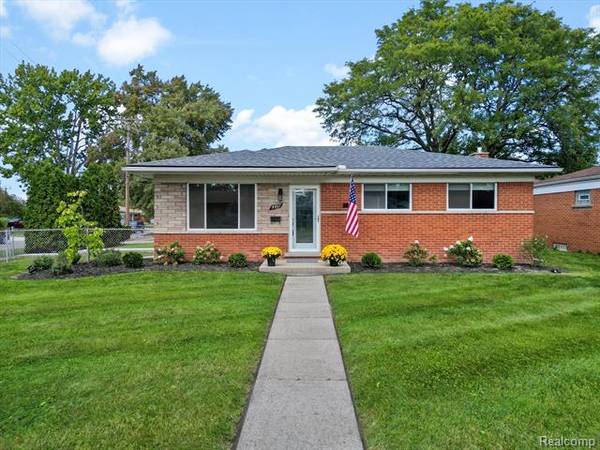 4467 BUCKINGHAM Drive, Warren, MI 48092