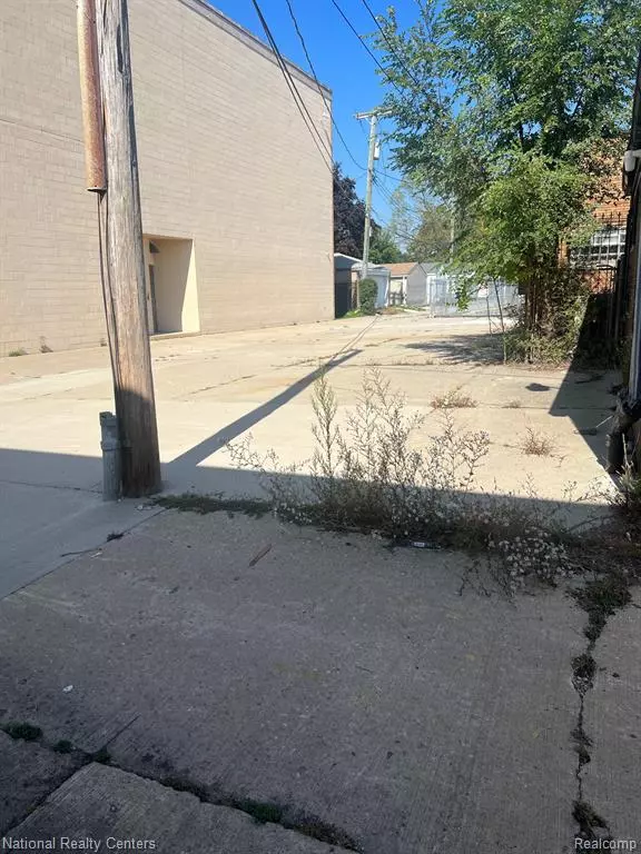 Detroit, MI 48221,19925 LIVERNOIS Avenue