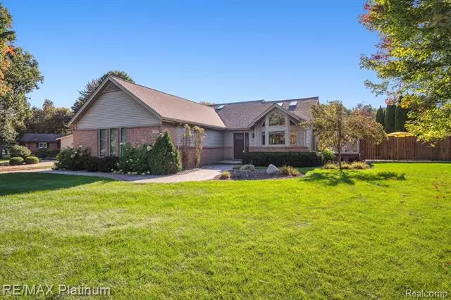 5076 FOREST VIEW Court, Genoa Twp, MI 48116
