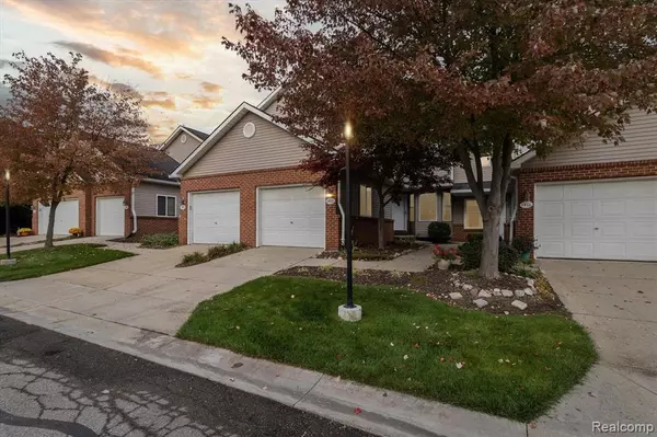 1405 Steeplechase Court Unit #50, Howell Twp, MI 48843
