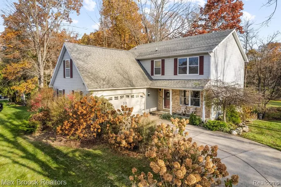 7921 FOREST CREEK, Hamburg Twp, MI 48189