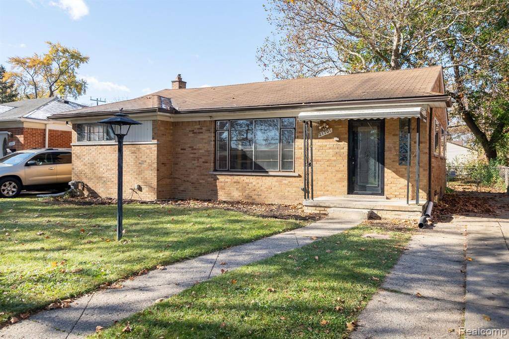 21701 PARKLAWN Street, Oak Park, MI 48237