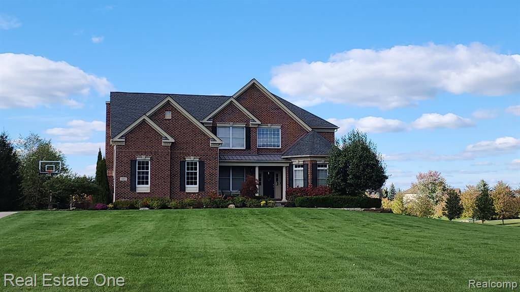 2422 Woodridge Court, Milford Twp, MI 48380