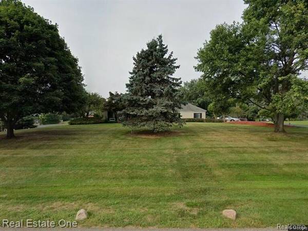 2651 GLOUCHESTER Road,  Rochester Hills,  MI 48309