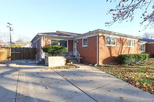 21810 AVON Road, Oak Park, MI 48237