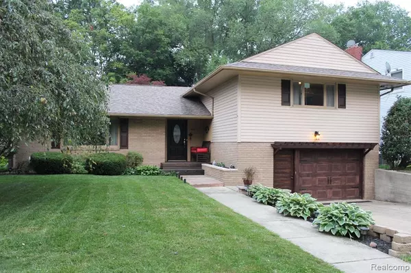 416 James Connis Drive, Flushing, MI 48433