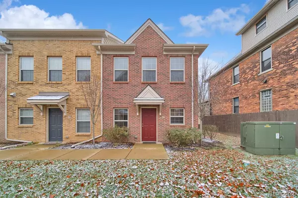 692 E FERRY Street, Detroit, MI 48202