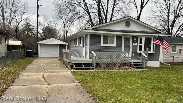 6570 SALINE Drive, Waterford Twp, MI 48329