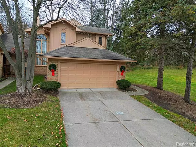 22249 RIVER PINES Drive, Farmington Hills, MI 48335