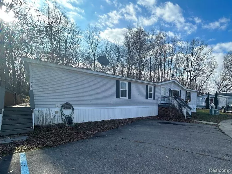 236  Laurel Leah, Oxford Twp, MI 48371