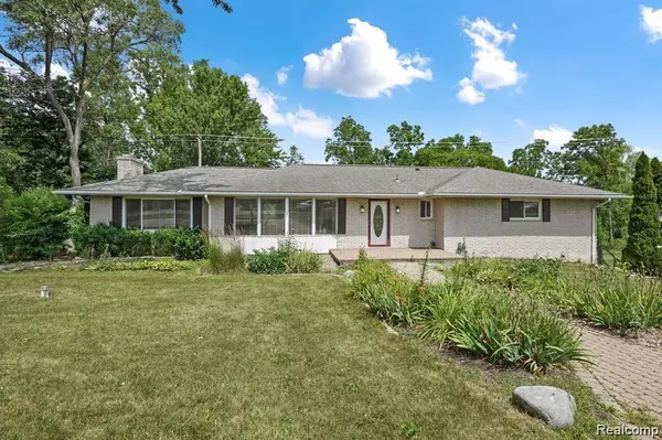 5335 PERRY Road, Grand Blanc, MI 48439