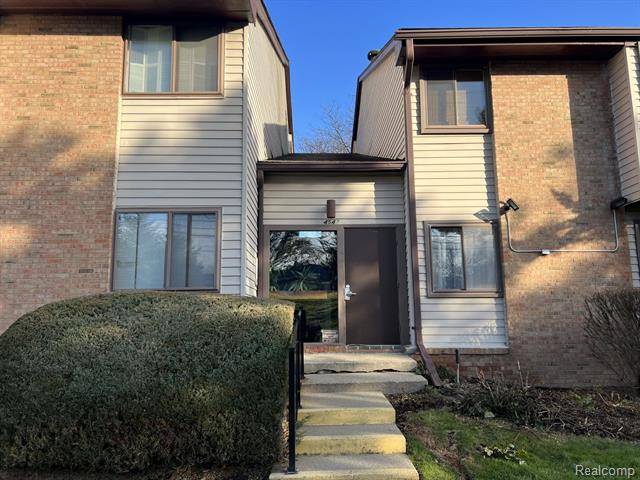 4547 LAUREL CLUB Circle 32, West Bloomfield Twp, MI 48323