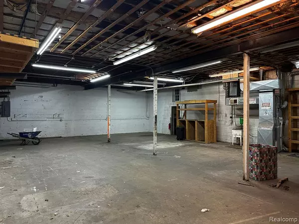 Dearborn, MI 48128,2000 N TELEGRAPH Road