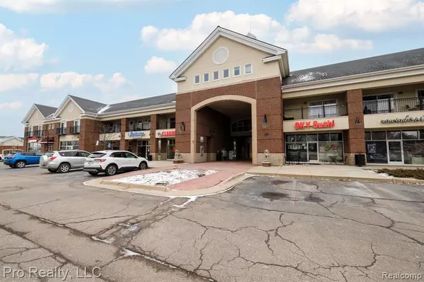 283 S ZEEB Road 203, Scio Twp, MI 48103
