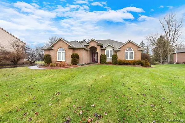 10259 ROYCE Drive, Green Oak Twp, MI 48178
