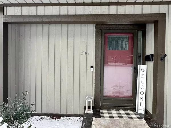 541 CARBERRY Hill, Brighton, MI 48116