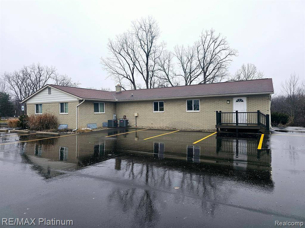 2900 E GRAND RIVER Avenue, Genoa Twp, MI 48843