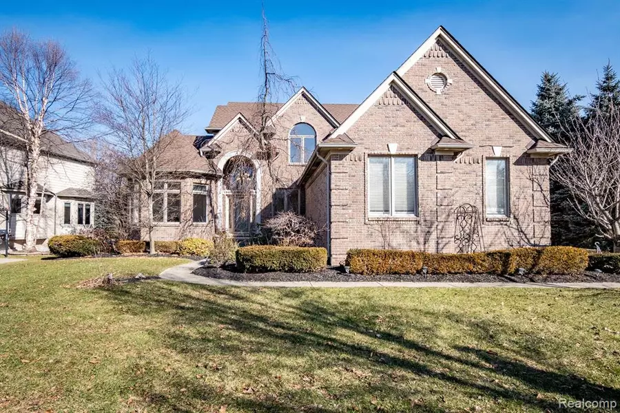13425 AMBERGLEN Drive, Washington Twp, MI 48094