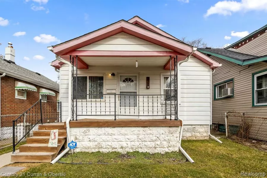 328 W MILTON Avenue, Hazel Park, MI 48030