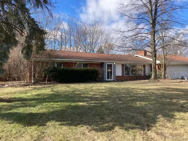 8142 DUNGARVIN Drive, Grand Blanc Twp, MI 48439