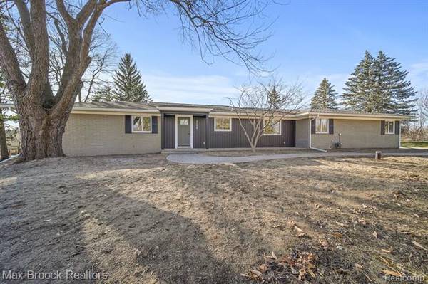 3038 DEVON BROOK Drive,  Bloomfield Hills,  MI 48302