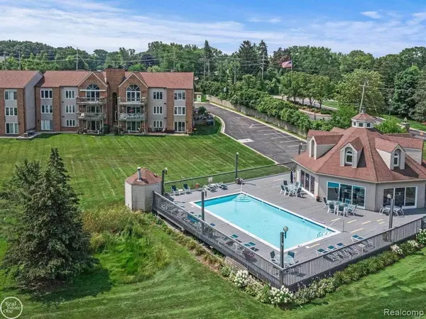 3392 ADAMS SHORE Drive, Waterford Twp, MI 48329