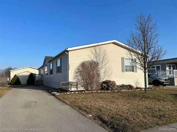 1646 Augusta Drive, Hartland, MI 48353