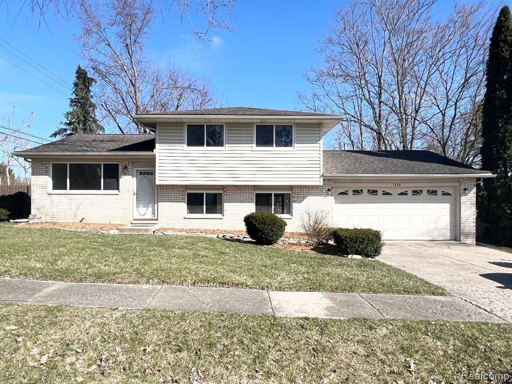 1338 PENARTH Street, Commerce Twp, MI 48382