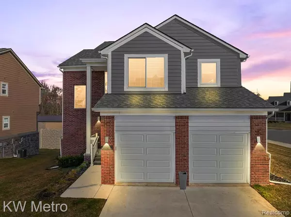 3947 MAPLE Lane, Auburn Hills, MI 48326