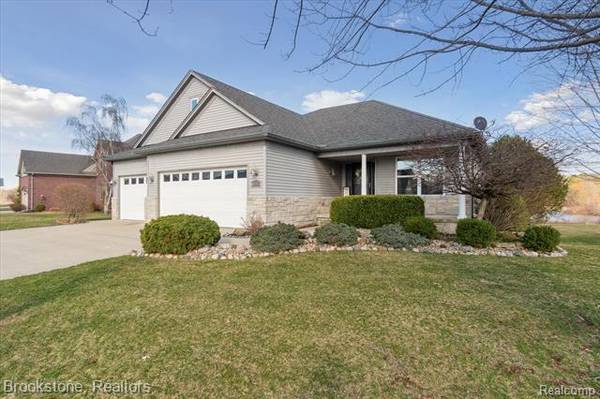 8461 FOREST GLEN Drive,  Grand Blanc,  MI 48439