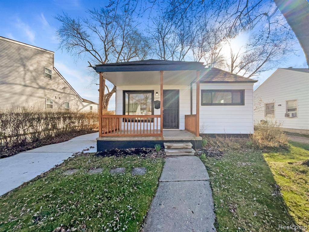 23376 MELVILLE Avenue, Hazel Park, MI 48030