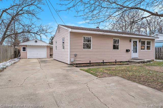 1029 N EAST Street,  Fenton,  MI 48430
