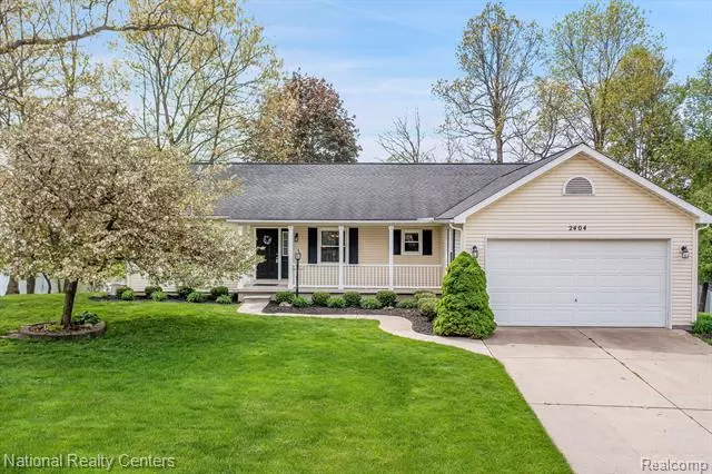 2404 Chestnut Bend, Howell, MI 48855