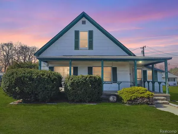 324 W COLUMBIA Avenue, Belleville, MI 48111